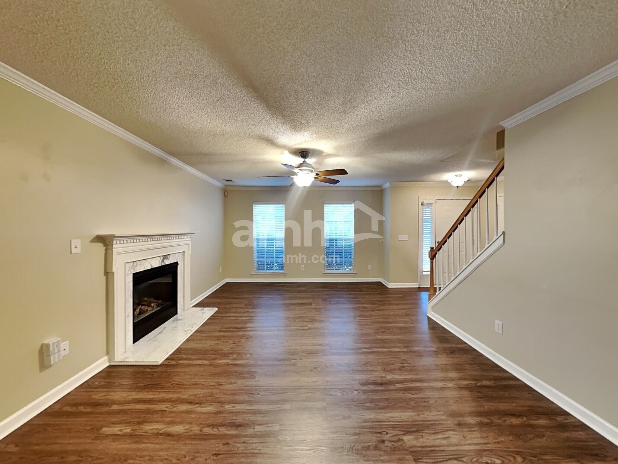 Building Photo - 15464 Stone Hollow Dr