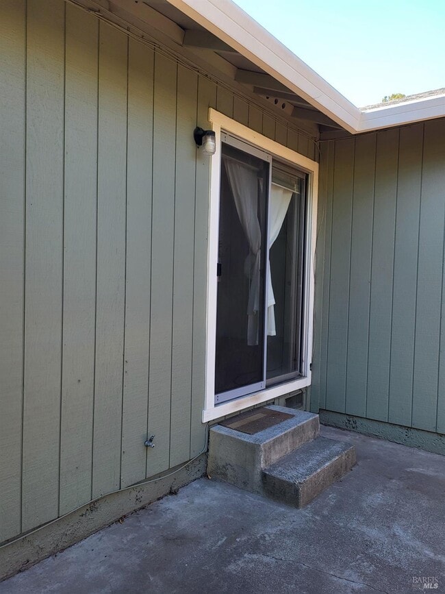 Building Photo - 2366 Pinercrest Dr