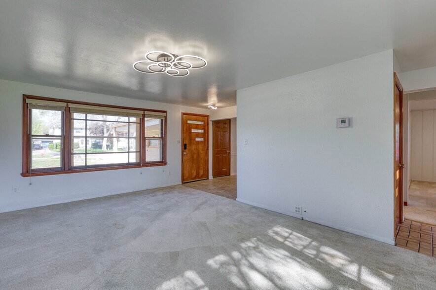 Building Photo - 4834 N 106th St