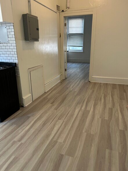 Building Photo - 207 S 13th St