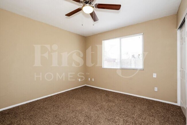 Building Photo - 3742 W Altadena Ave