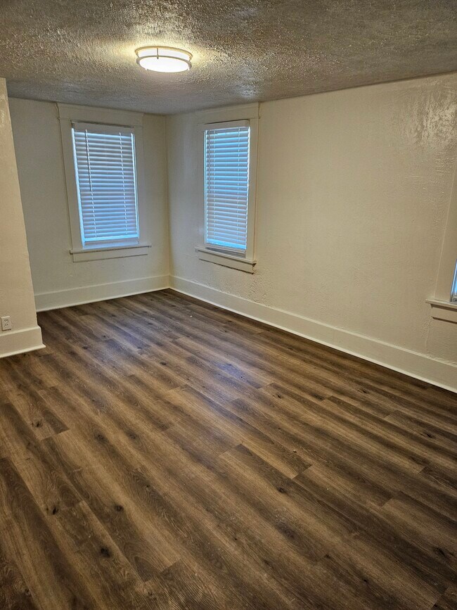 Building Photo - 1118 Santee Ave