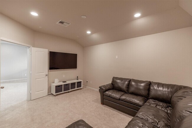 Building Photo - 23 Vesuvius Ln