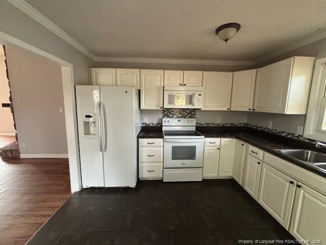 Building Photo - 2043 Lakeridge Dr