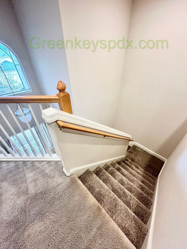 Building Photo - Gorgeous 4-Bedroom, 2.5-Bathroom House in Beaverton