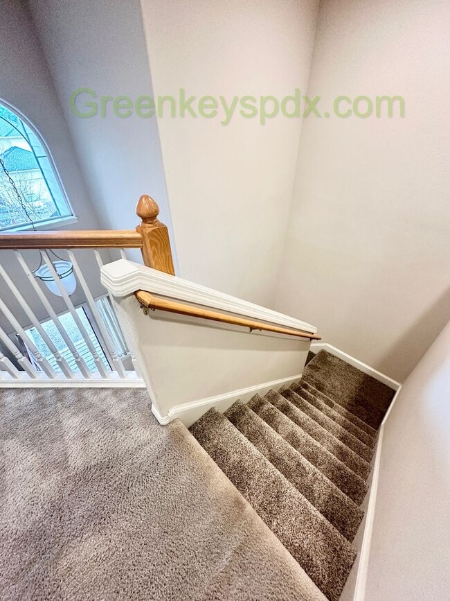 Building Photo - Gorgeous 4-Bedroom, 2.5-Bathroom House in Beaverton with Fenced Backyard, Cozy Gas Fireplace - $1...