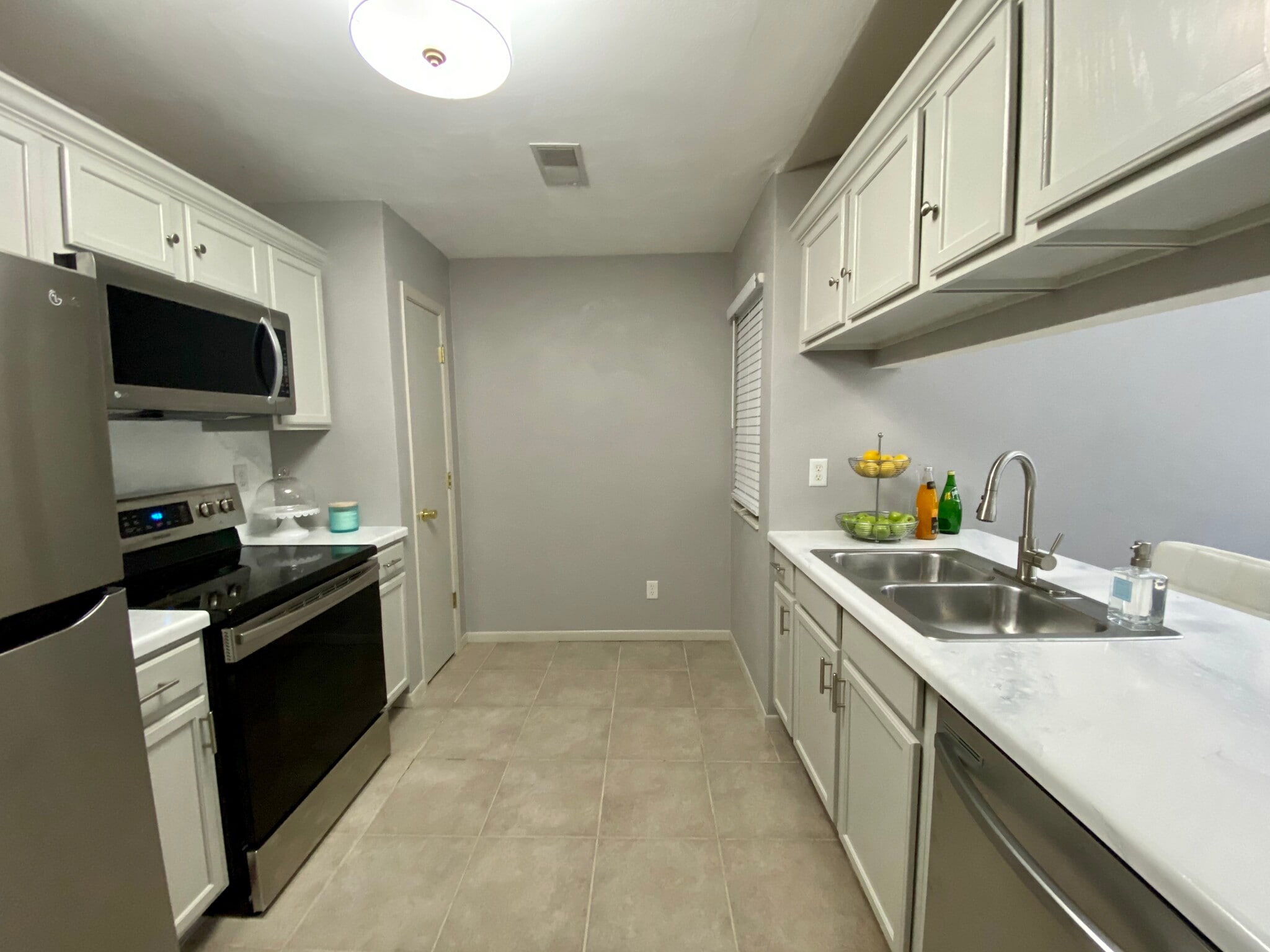 Building Photo - 1050 Minns Dr
