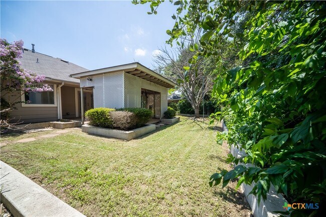Building Photo - 1131 River Rock