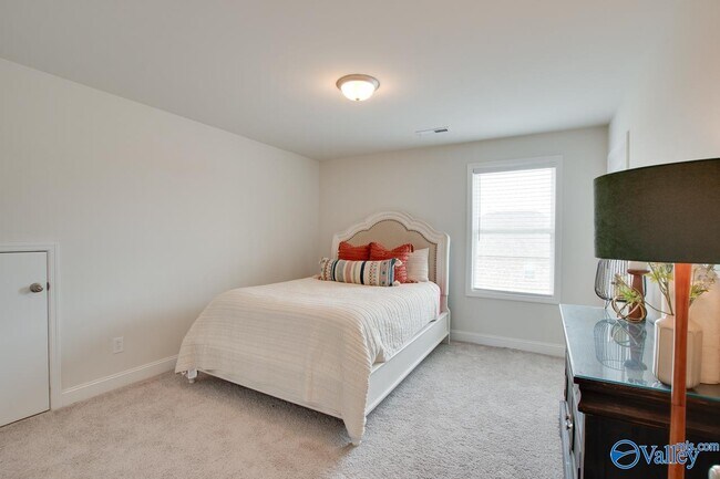Building Photo - 12900 Tallulah Dr