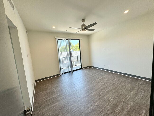 Building Photo - dun8385