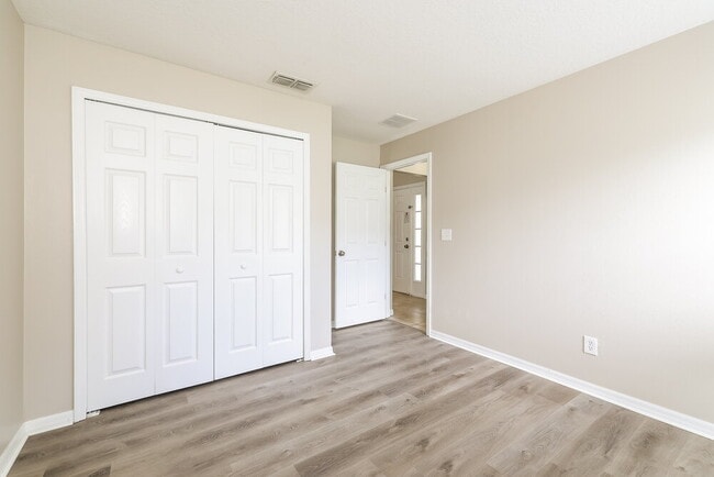Building Photo - 4640 Sandhurst St