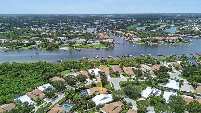 Building Photo - 303 Leeward Dr