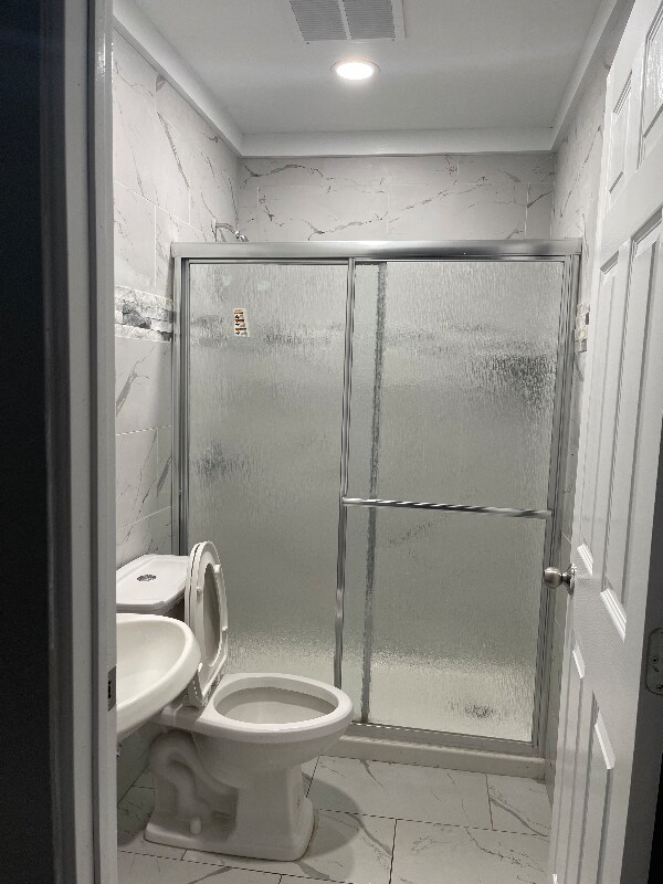 Building Photo - 595 William St