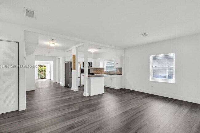 Building Photo - 1176 NW 48th St