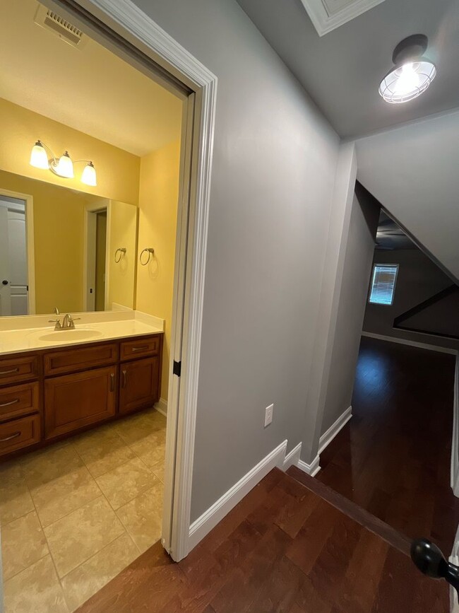 Building Photo - Riegel Pointe