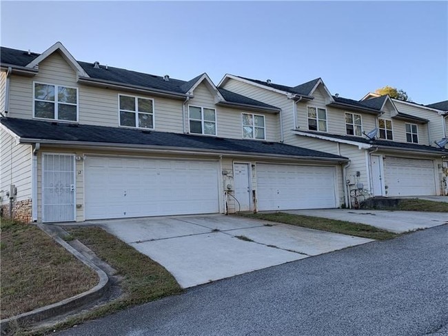 Building Photo - 1051 Moreland Dr SE