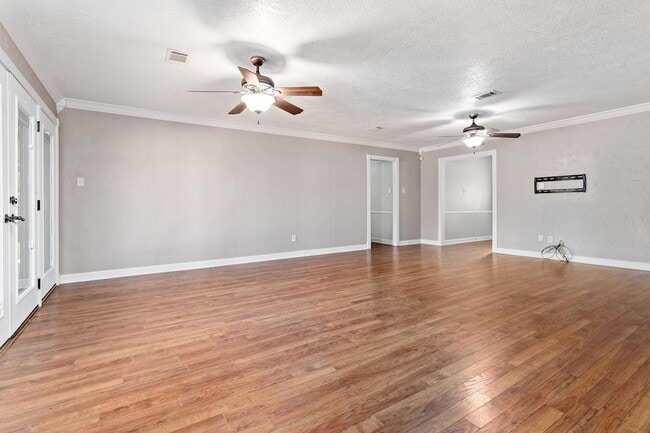 Building Photo - 660 Bancroft Dr