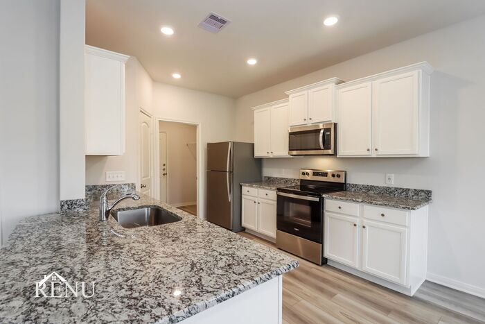 Building Photo - 10445 Sweetwater Creek Dr