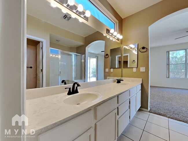 Building Photo - 3434 W Desert Bend Loop