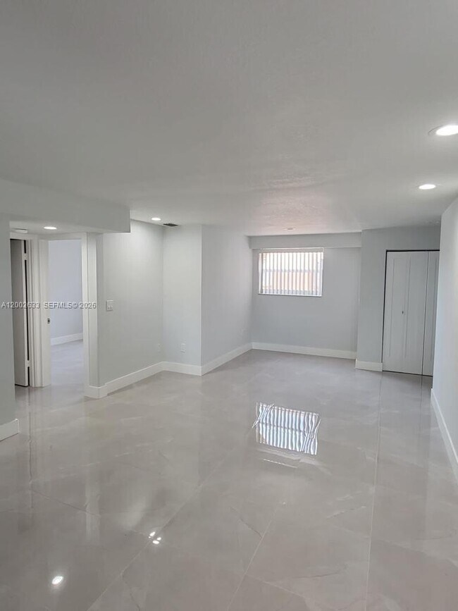 Building Photo - 199 SW 12th Ave