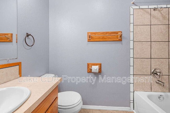 Building Photo - 1411 E Lunceford Ln