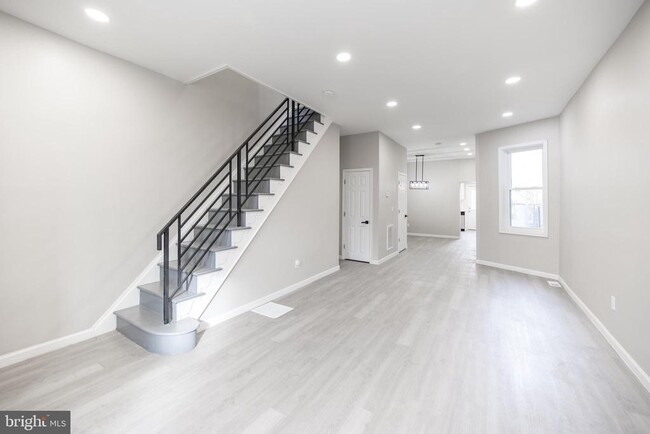 Building Photo - 2265 E Clearfield St