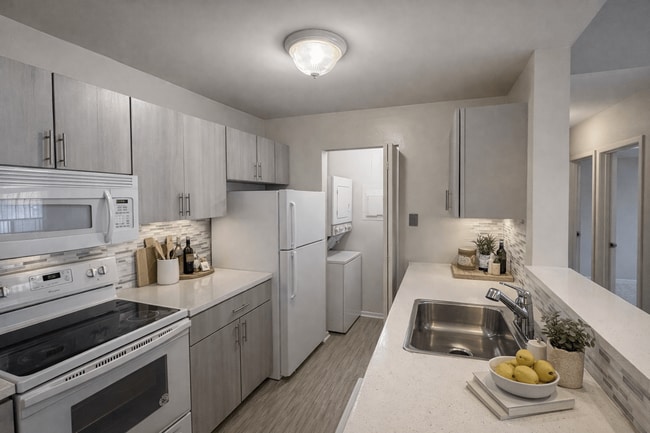 Building Photo - Village Club of Farmington Hills