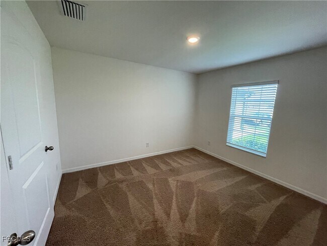 Building Photo - 1708 NW 11th Terrace