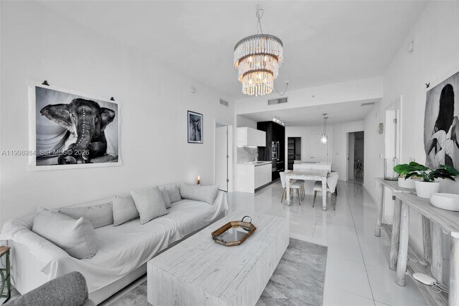 Building Photo - 851 NE 1st Ave