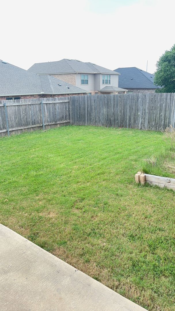 Building Photo - Wonderful 3 Bedroom Home in Coveted Crystal Crossing!