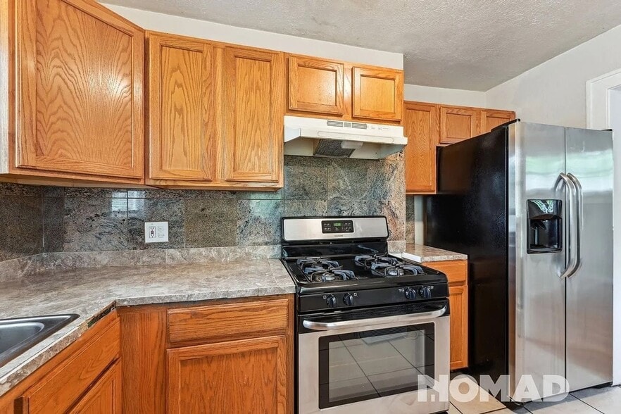 Building Photo - 5163 Beach Ct