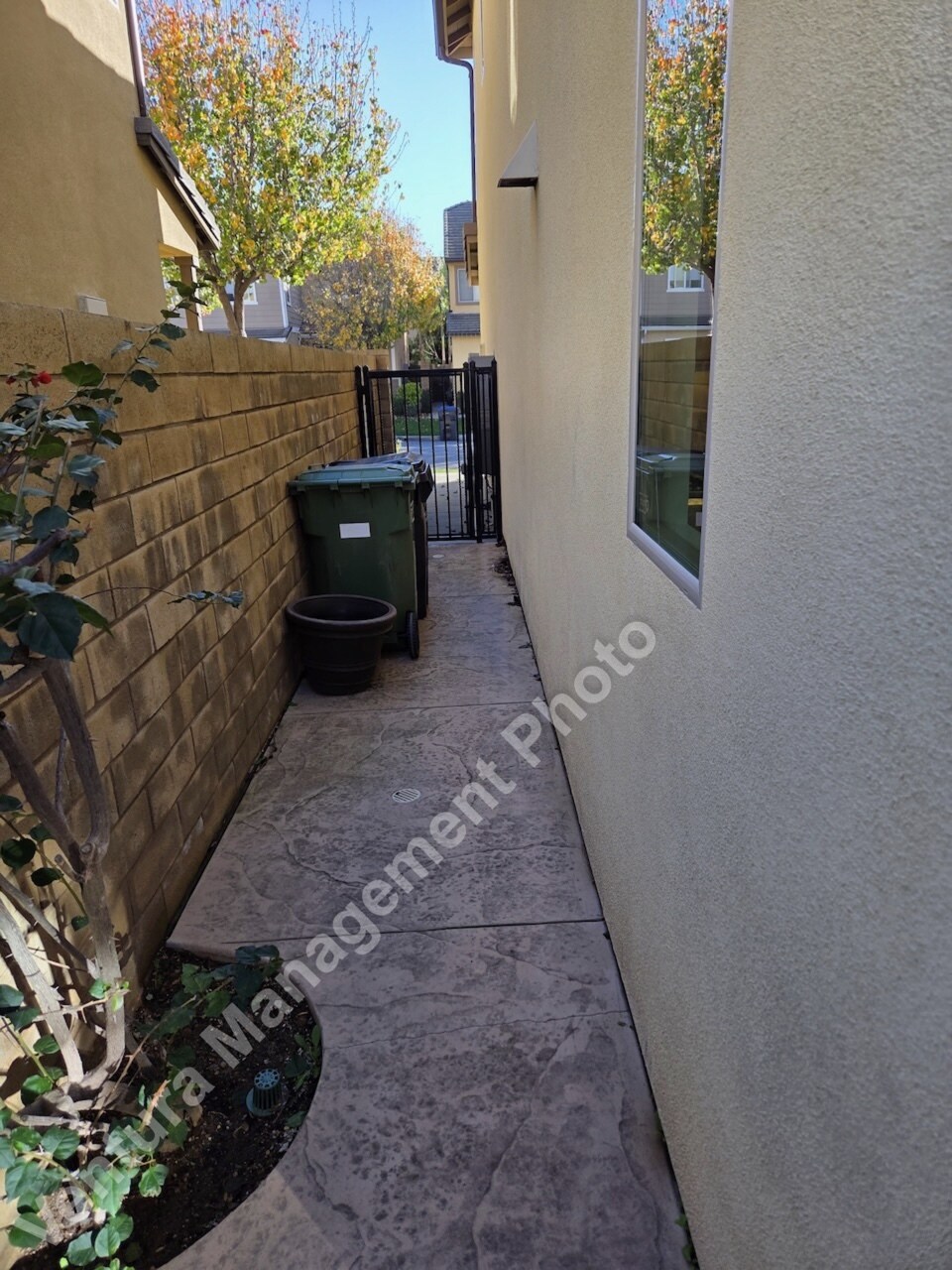 Building Photo - 13347 Stonebridge Ct