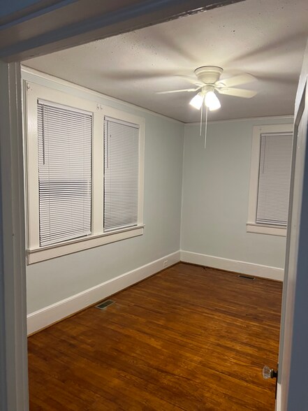 Building Photo - 1402 Victoria St