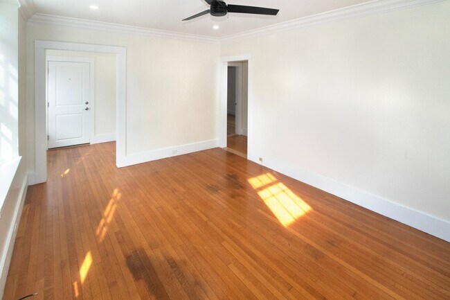 Building Photo - 57 Marcy St