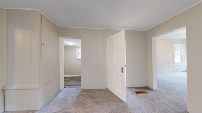 Building Photo - Cudell neighborhood. - 2 bedroom/1 bathroo...