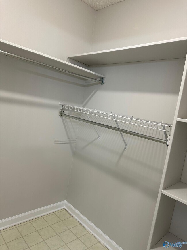 Building Photo - 101 Springfield Ln