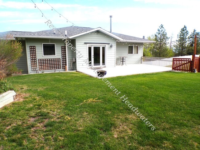 Building Photo - 5 Bedroom 2-1/2 Bath House for Rent