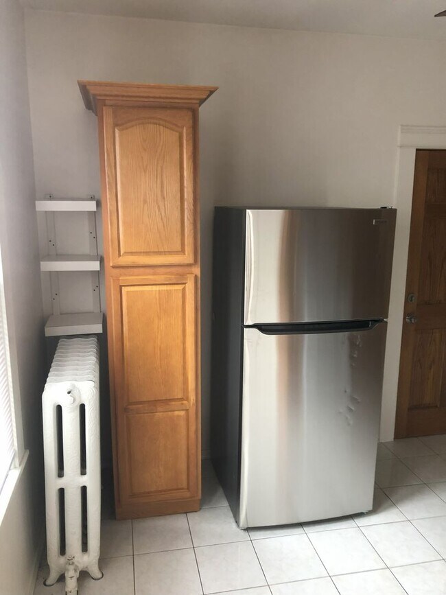 Building Photo - Minneapolis Duplex for Rent
