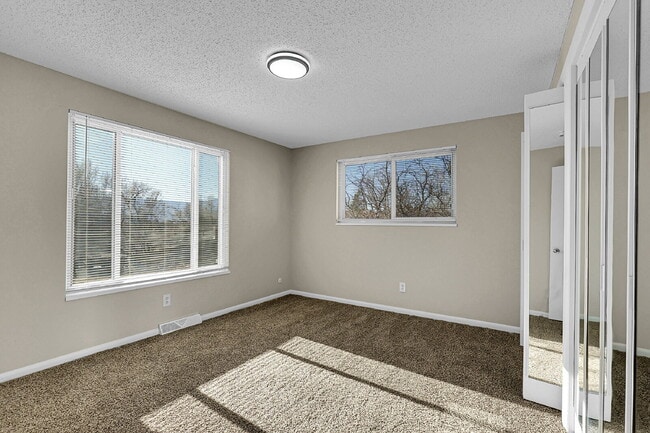 Building Photo - $1,840.95 - 3 Bed, 2 Bath Townhome In Co Springs with In Unit Laundry and Central AC!