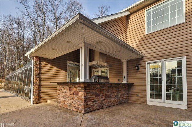 Building Photo - 284 Walker Rd