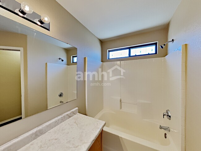 Building Photo - 5691 S Abbottsford Dr