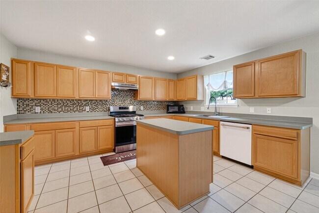 Building Photo - 3934 Brook Garden Ln