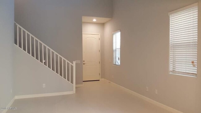 Building Photo - 1367 S Country Club Dr