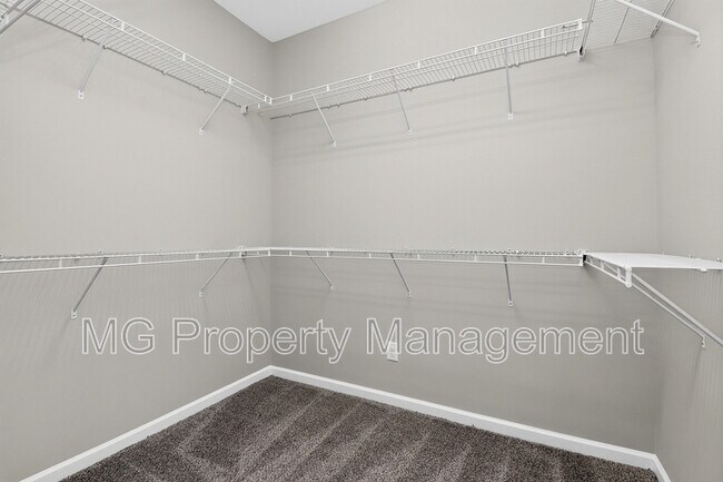 Building Photo - 15111 Brannock Hills Dr