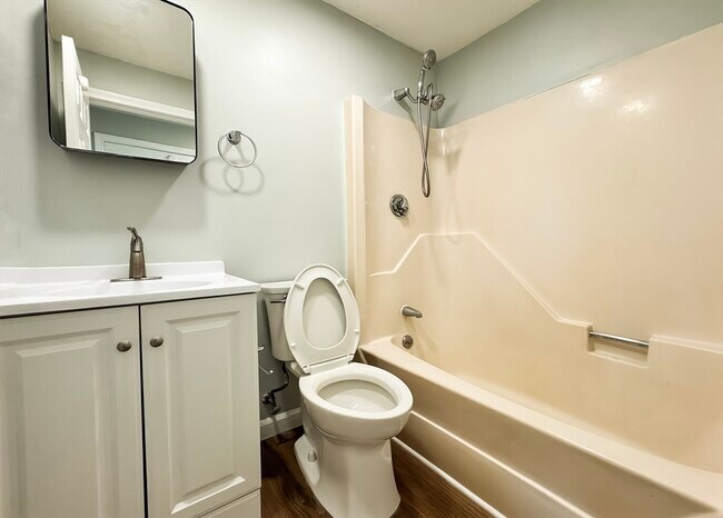 Building Photo - 9 Lydon Ln