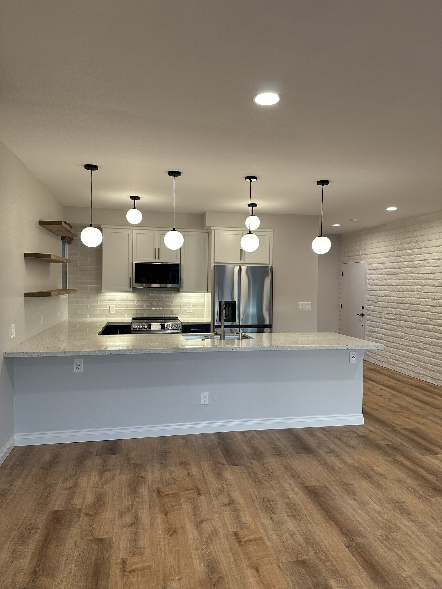 Building Photo - 4659 Park Dr