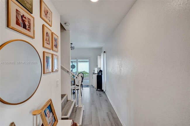 Building Photo - 1129 10th St