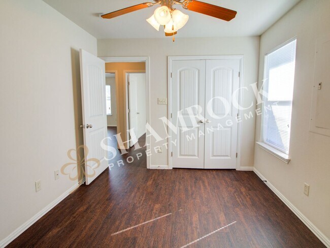 Building Photo - 3/2 Duplex off Hwy 84