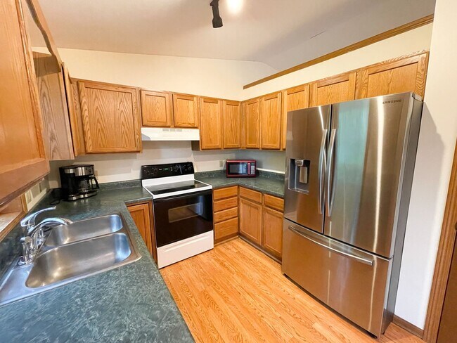 Building Photo - 2820 Warner Ln