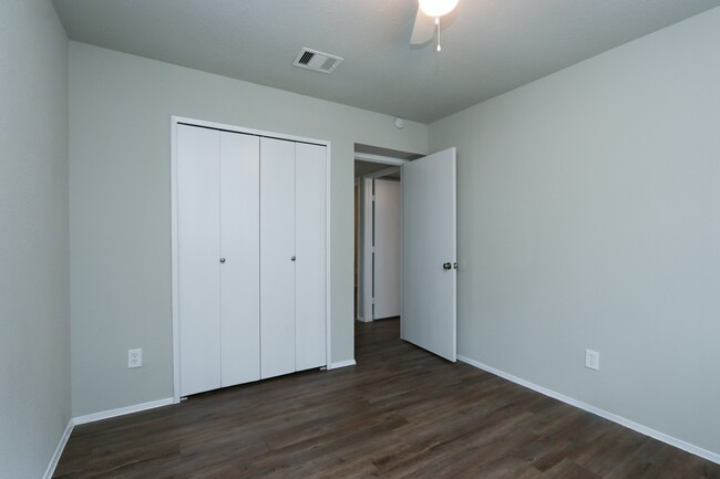 Building Photo - 24018 Reagon Canyon Dr